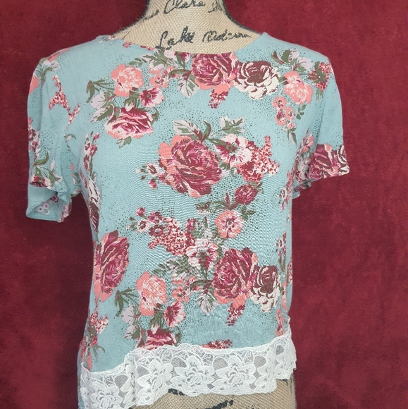 Women's Rewind Short Sleeve Blouse Medium - Picture 2 of 4